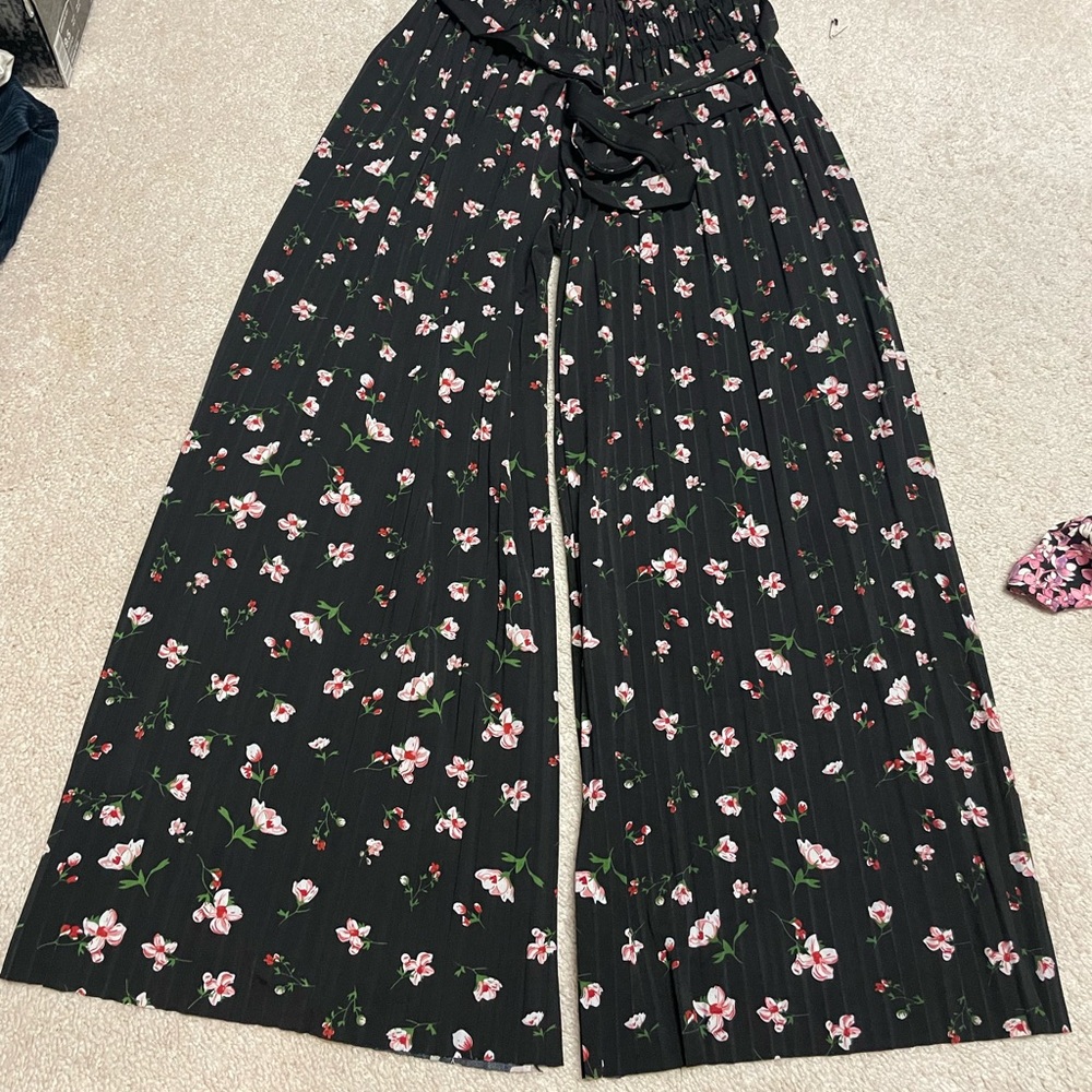 Jon and Anna contemporary pants with floral print. Womens Size medium